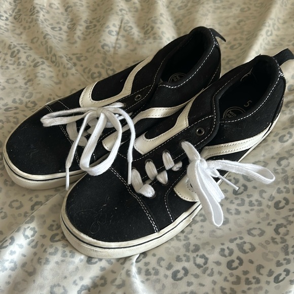 wonder nation Other - Wonder Nation Black & White Sneakers - 5